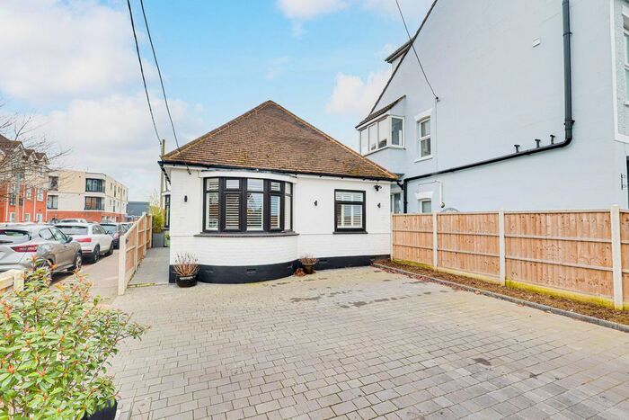 2 Bedroom Bungalow To Rent In Oak Road North, Benfleet, SS7