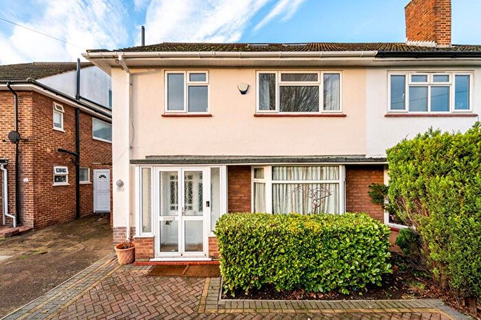 4 Bedroom Semi-Detached House For Sale In South Lane, New Malden, KT3