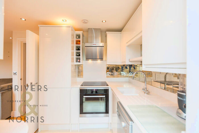 1 Bedroom Apartment To Rent In Seven Sisters Road, Holloway, London, N7