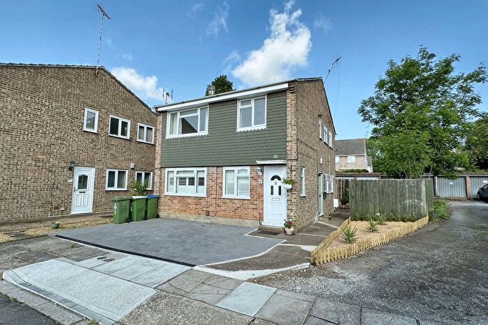 2 Bedroom Maisonette To Rent In Frimley Court, Sidcup, DA14