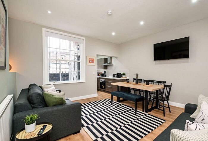 3 Bedroom Flat To Rent In Georgian Quarter, L1