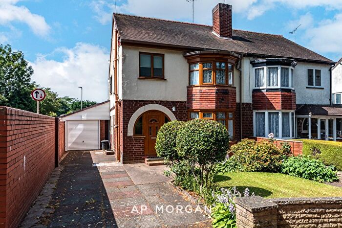 3 Bedroom Semi-Detached House For Sale In Cemetery Road, Lye, West Midlands, DY9