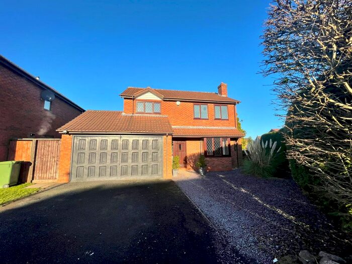 4 Bedroom Detached House To Rent In Knowlands Road, Shirley, Solihull, West Midlands, B90