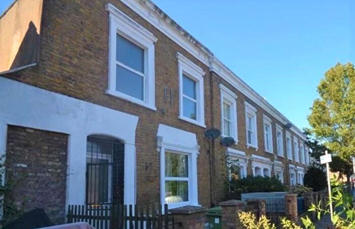 4 Bedroom Semi-detached House To Rent In Bellenden Road, London, Greater London, SE15
