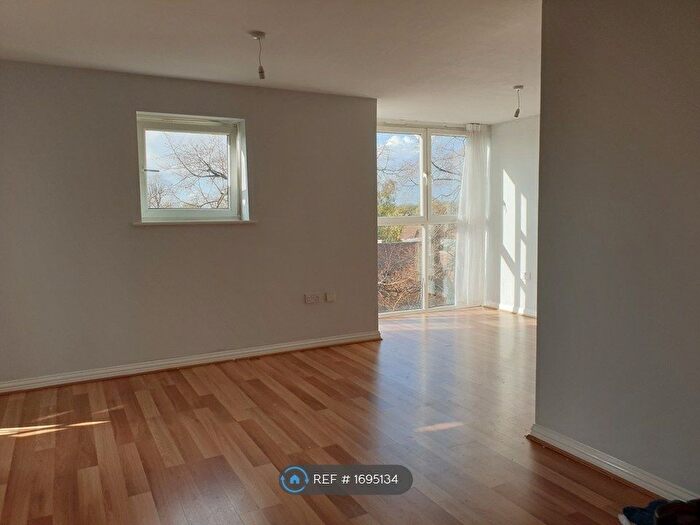 2 Bedroom Flat To Rent In Copper Place, Manchester, M14