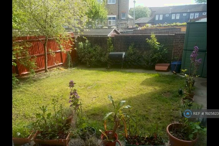 1 Bedroom Flat To Rent In Marlborough Avenue, London, E8