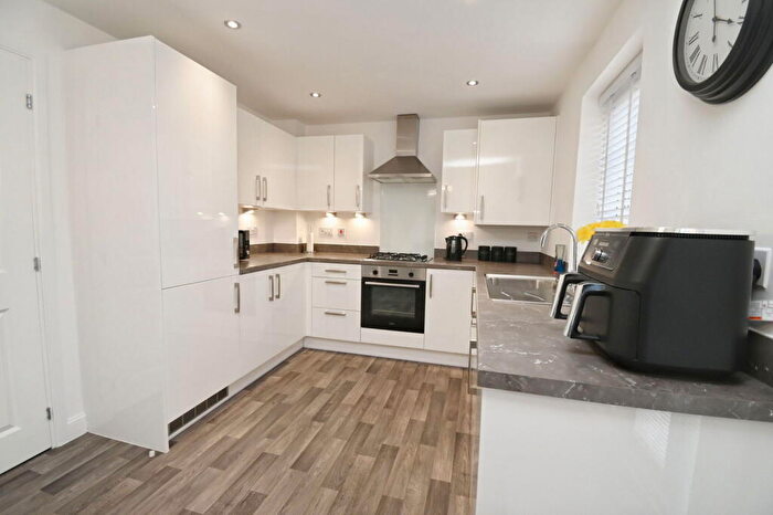 3 Bedroom Detached House For Sale In Railway Walk, Barnsley, S71