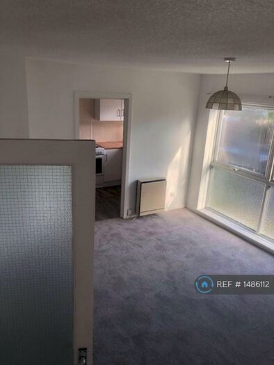 2 Bedroom Flat To Rent In Baguley, Manchester, M23