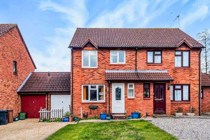 3 Bedroom Semi-Detached House For Sale In Botley, Oxford, OX2
