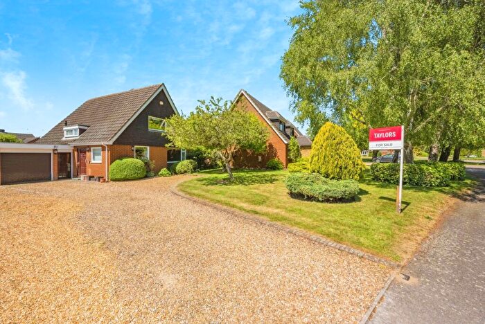 4 Bedroom Bungalow For Sale In Manor Close, Bromham, Bedford, Bedfordshire, MK43