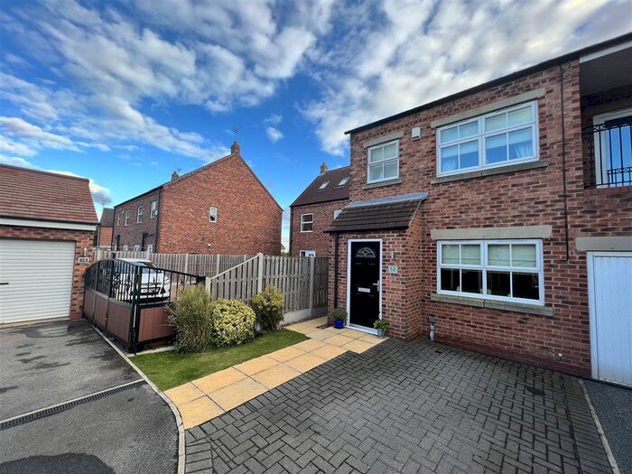 2 Bedroom Semi-Detached House To Rent In Whitley Farm Close, Whitley, DN14