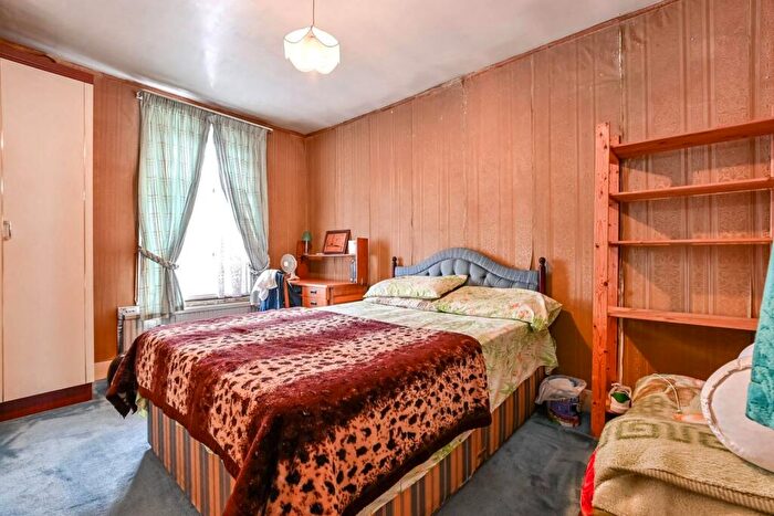 3 Bedroom Terraced House For Sale In Boundary Road, Walthamstow, London, E17