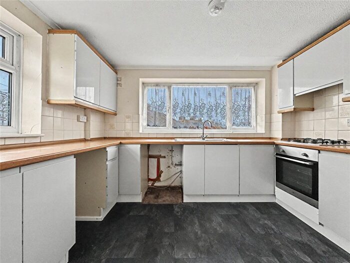 3 Bedroom Maisonette For Sale In Forge Lane, Upchurch, Sittingbourne, Kent, ME9