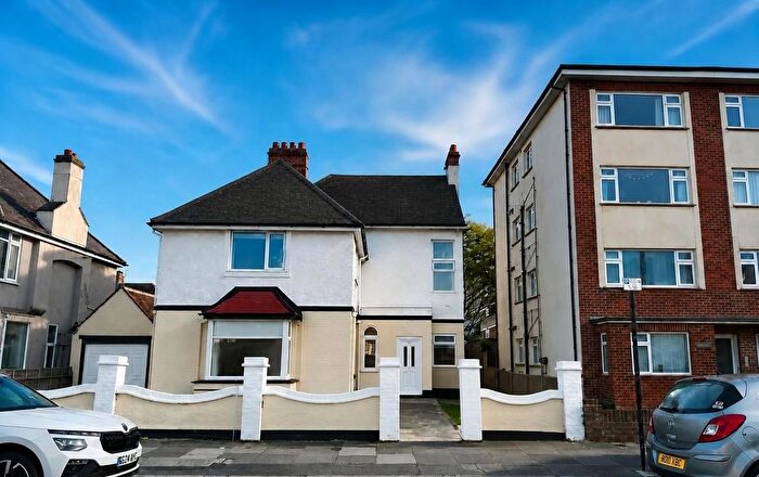 6 Bedroom Detached House For Sale In Welbeck Avenue, Hove, BN3
