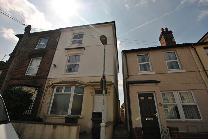 1 Bedroom Flat To Rent In High Street, Snodland, ME6
