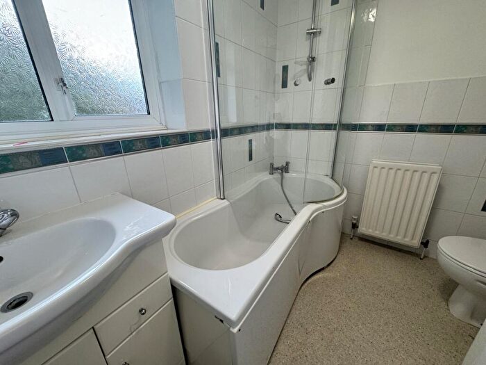 5 Bedroom Semi-Detached House To Rent In Maurice Mount, Hazlemere, Buckinghamshire, HP15