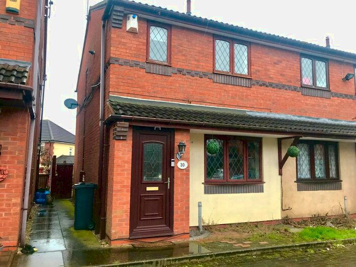 3 Bedroom Semi-Detached House To Rent In Florian Grove, Darlaston, Wednesbury, WS10