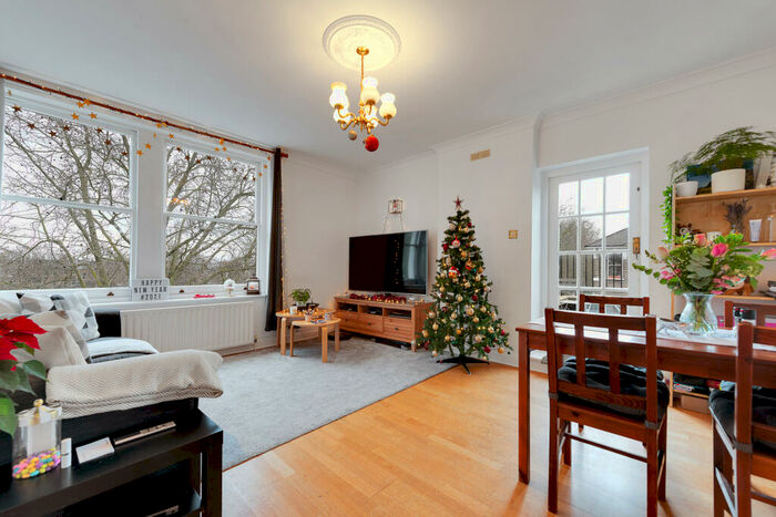 2 Bedroom Apartment To Rent In Highbury New Park, London, N5