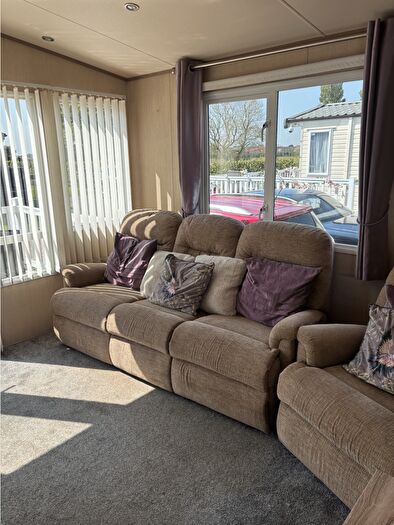 2 Bedroom Park Home For Sale In Sutton Park Holiday Park, PE12