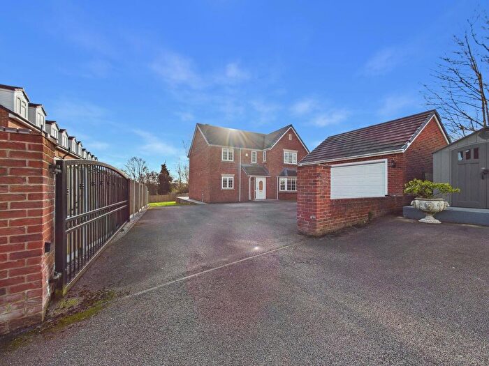 4 Bedroom Detached House For Sale In Meadowfield Rise, Stanley, Wakefield, WF3