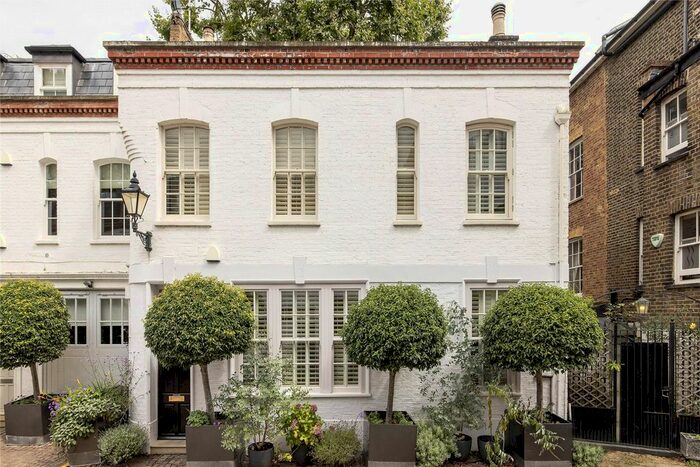 2 Bedroom Terraced House To Rent In Horbury Mews, Notting Hill, W11