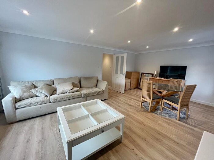 2 Bedroom Flat To Rent In Begbroke, Oxfordshire, OX5