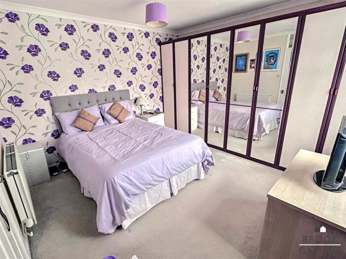 2 Bedroom Bungalow For Sale In Jay Close, Eastbourne, BN23