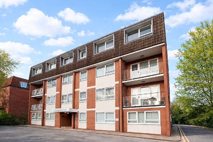 2 Bedroom Flat For Sale In Northumberland House, Ballards Lane, London, N3