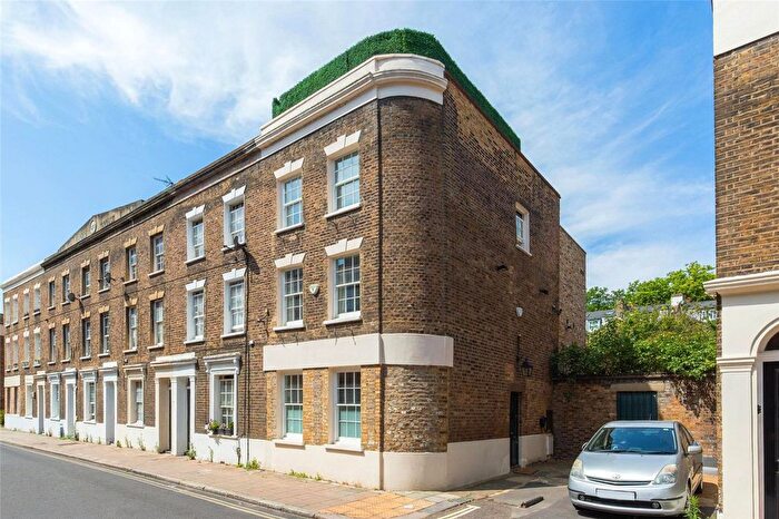 4 Bedroom End Of Terrace House For Sale In Hayles Street, London, SE11