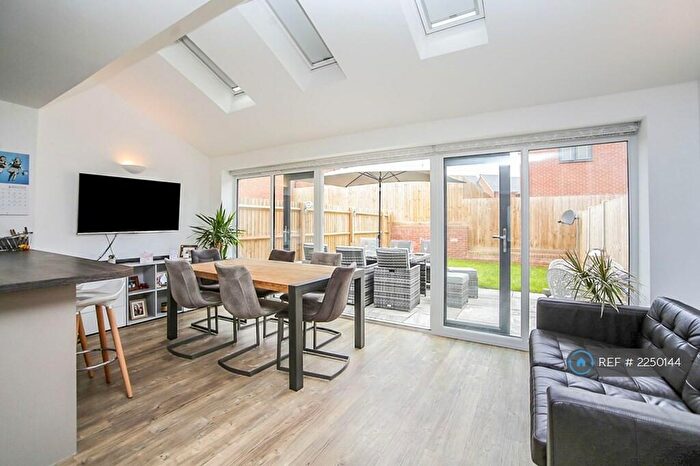 4 Bedroom Semi-Detached House To Rent In Thackeray Drive, Gravesend, DA11