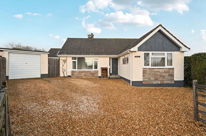 4 Bedroom Bungalow For Sale In Romsey Road, Whiteparish, Salisbury, Wiltshire, SP5