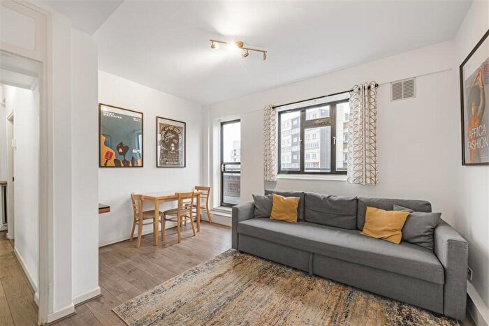 2 Bedroom Flat To Rent In Rawson Street, SW11