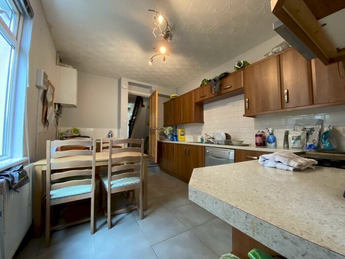 4 Bedroom House To Rent In Diana Street, Roath, CF24