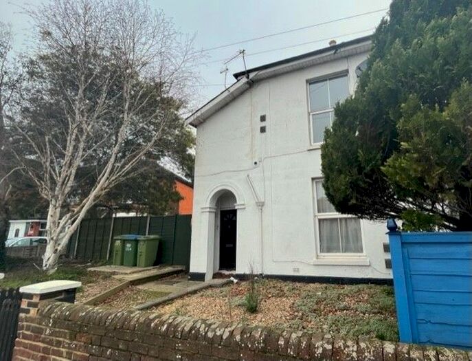 1 Bedroom Flat To Rent In Gosport Road, Fareham, PO16