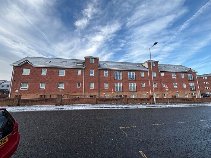2 Bedroom Flat To Rent In Old Chester Road, Rock Ferry, Birkenhead, CH42