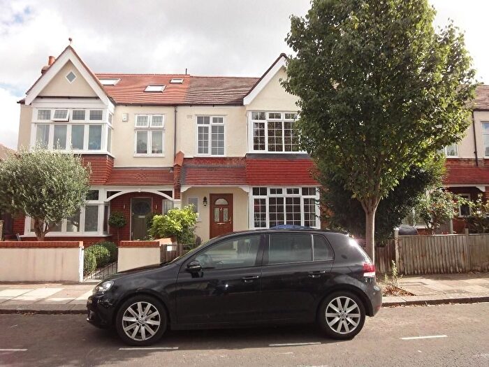 3 Bedroom Property To Rent In Lyminge Gardens, London, SW18