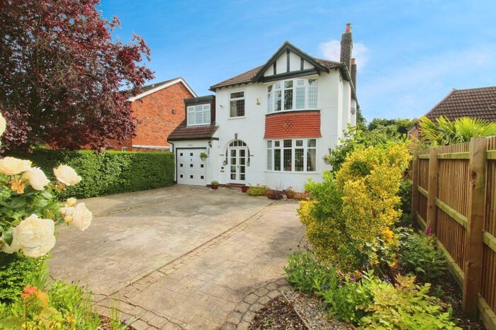 4 Bedroom Detached House For Sale In Hollin Lane, Styal, Wilmslow, Cheshire, SK9