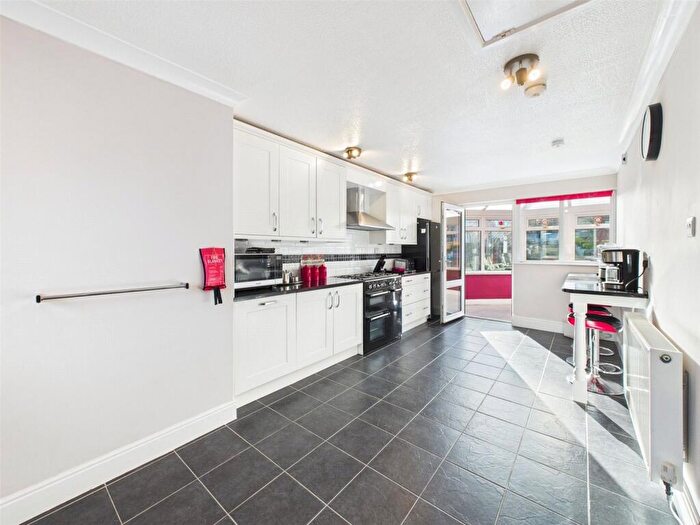 5 Bedroom Detached House For Sale In Lynstone Road, Bude, Cornwall, EX23