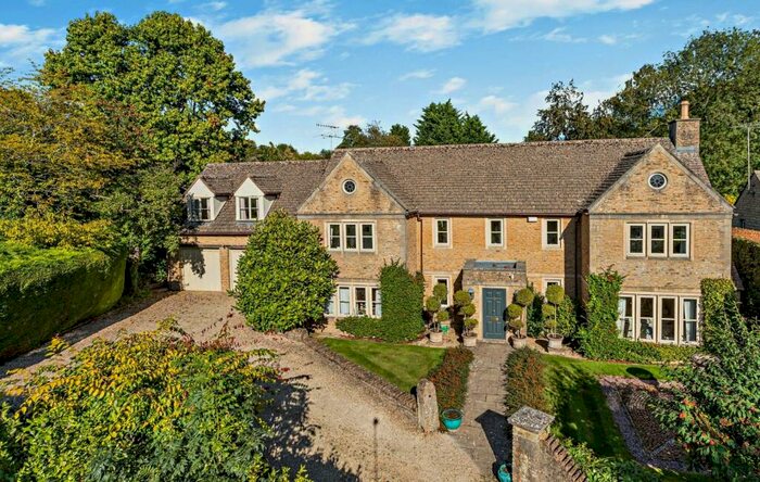 5 Bedroom Detached House For Sale In Park Street, Charlbury, Chipping Norton, Oxfordshire, OX7
