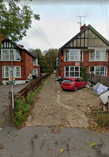 1 Bedroom Semi-Detached House To Rent In West Wycombe Road, High Wycombe, HP12