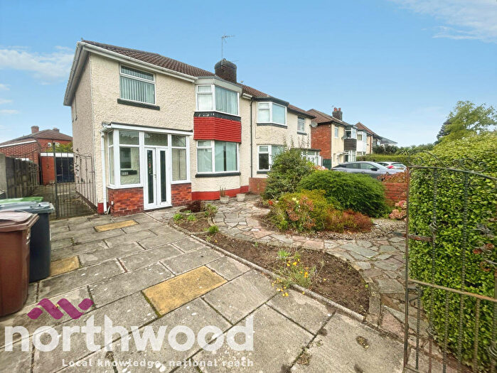 3 Bedroom Semi Detached House For Sale In Guildford Road, Birkdale, PR8