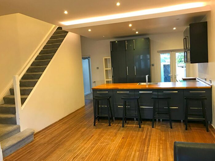 4 Bedroom Terraced House To Rent In Ashmere Grove, London, SW2