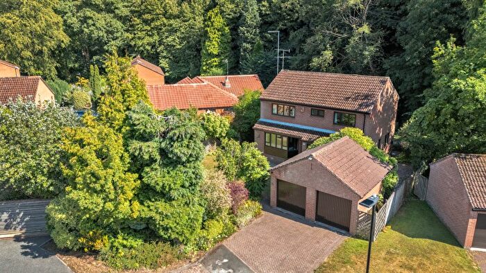 4 Bedroom Detached House For Sale In Haybrook Court, Dore, S17