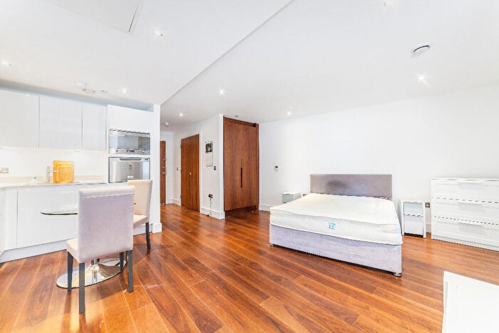 Studio To Rent In Duckman Tower, Lincoln Plaza, London, E14