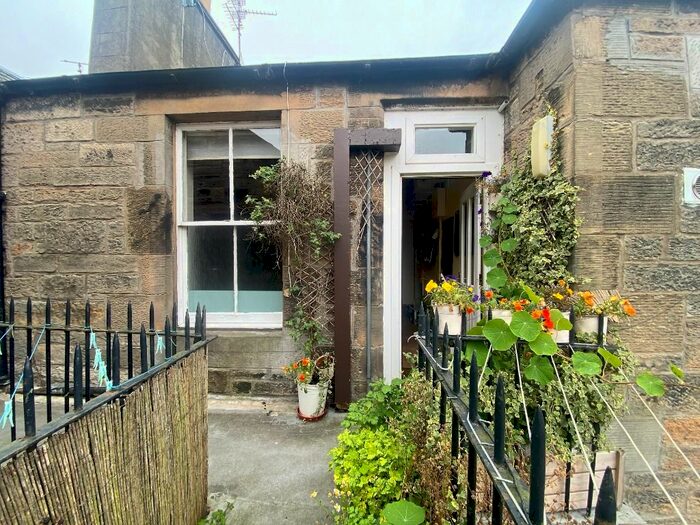 1 Bedroom Flat To Rent In Causewayside, Newington, Edinburgh, EH9