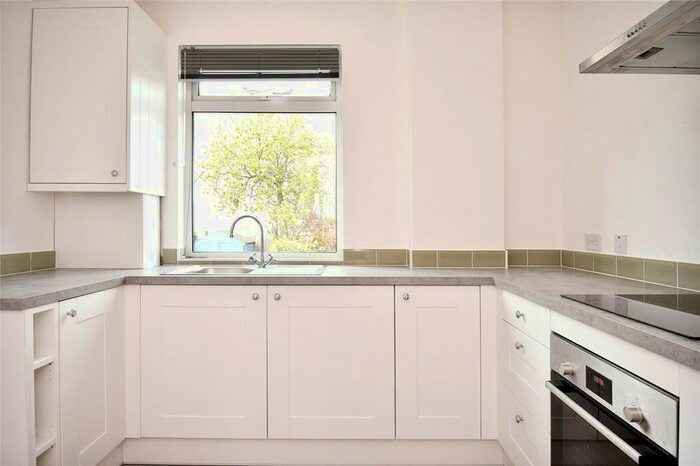 1 Bedroom Flat To Rent In Sunnyside, Blythe Hill, London, SE6