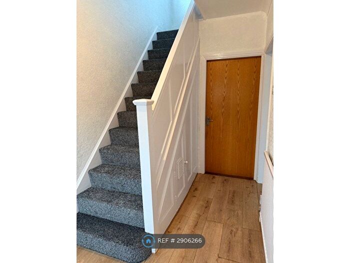 3 Bedroom Semi-Detached House To Rent In Auckland Road, Scunthorpe, DN15