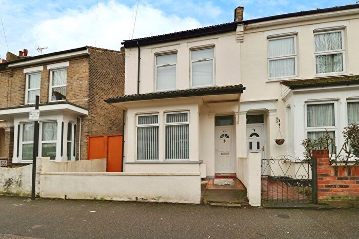 3 Bedroom Semi-Detached House To Rent In St Anns Road, Southend-On-Sea, SS2
