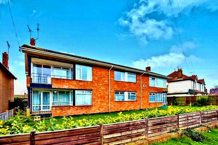 2 Bedroom Flat To Rent In Chichester Road, Bognor Regis, West Sussex, PO21