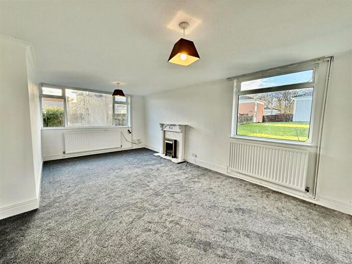 3 Bedroom Semi Detached House To Rent In Broomlaw, Gateshead, NE9